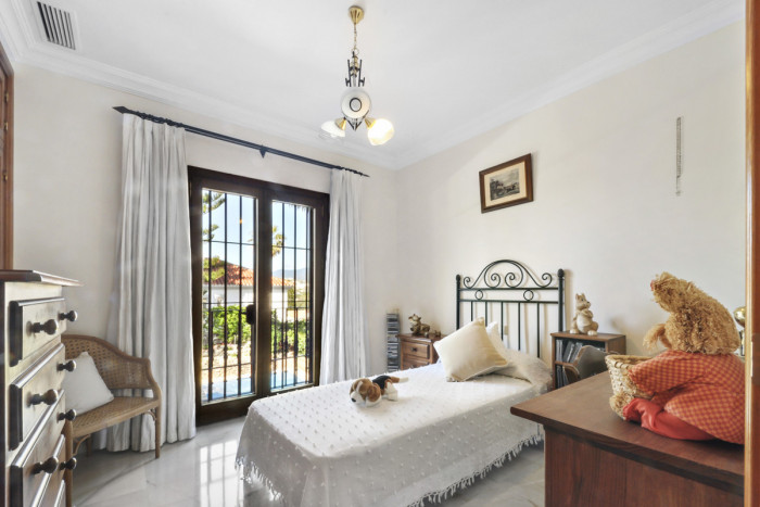 Qlistings House - Villa in San Pedro de Alcántara, Costa del Sol image 7